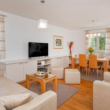 Comfortable Apartment Laura Lapad With Garage Дубровник Экстерьер фото