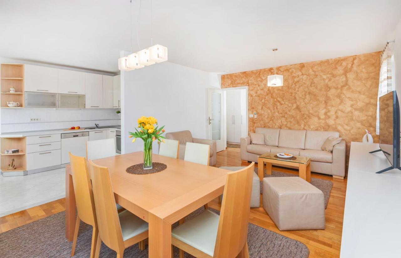 Comfortable Apartment Laura Lapad With Garage Дубровник Экстерьер фото