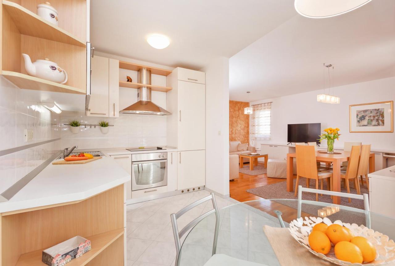 Comfortable Apartment Laura Lapad With Garage Дубровник Экстерьер фото